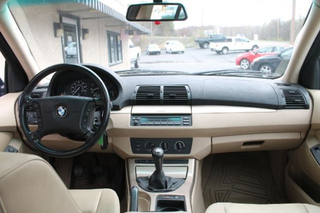 Illustration for article titled Couple of green manual BMWs
